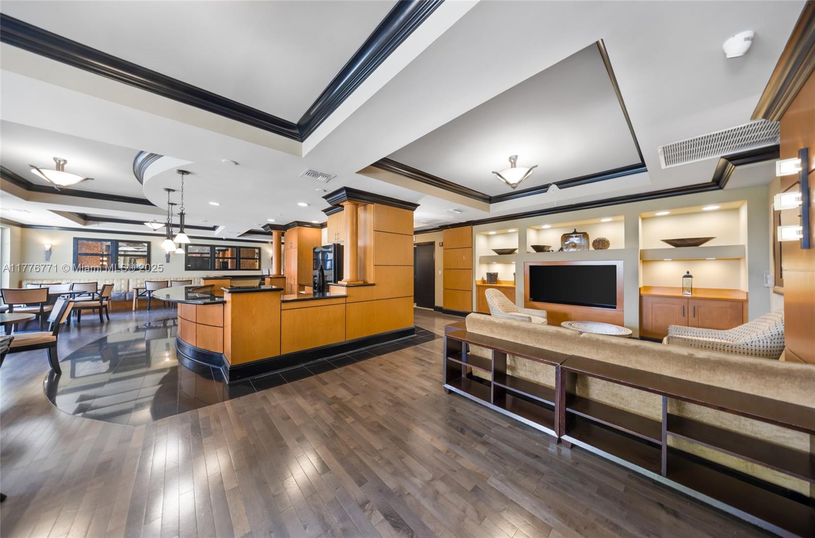 ALAQUA CONDO - Residential