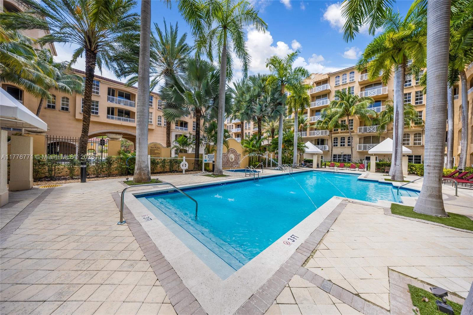 ALAQUA CONDO - Residential