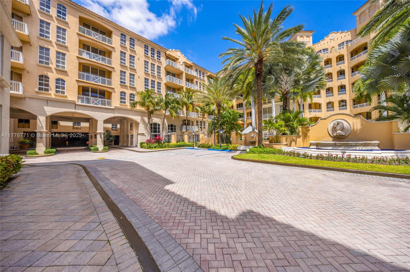 ALAQUA CONDO - Residential
