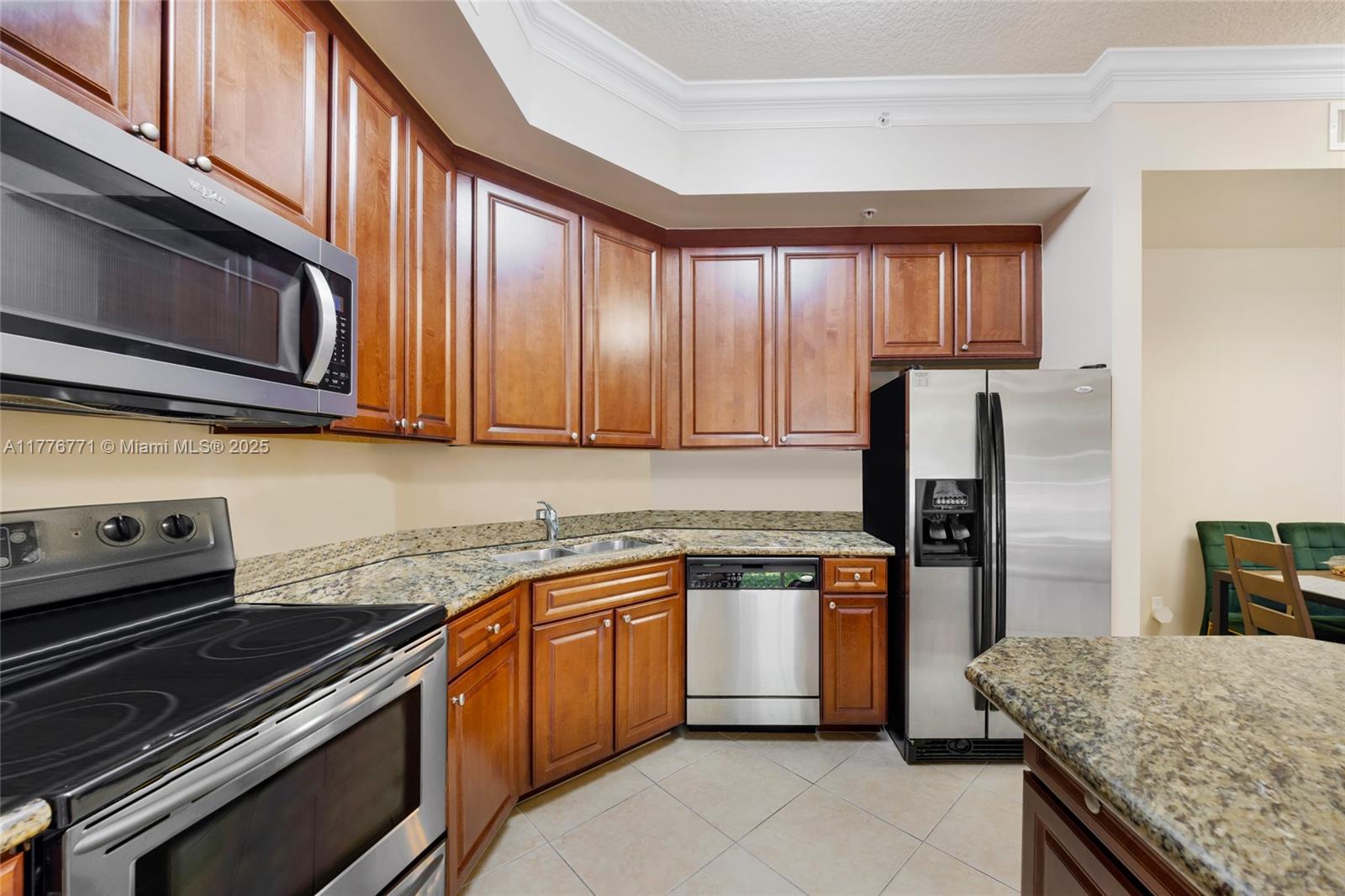 ALAQUA CONDO - Residential