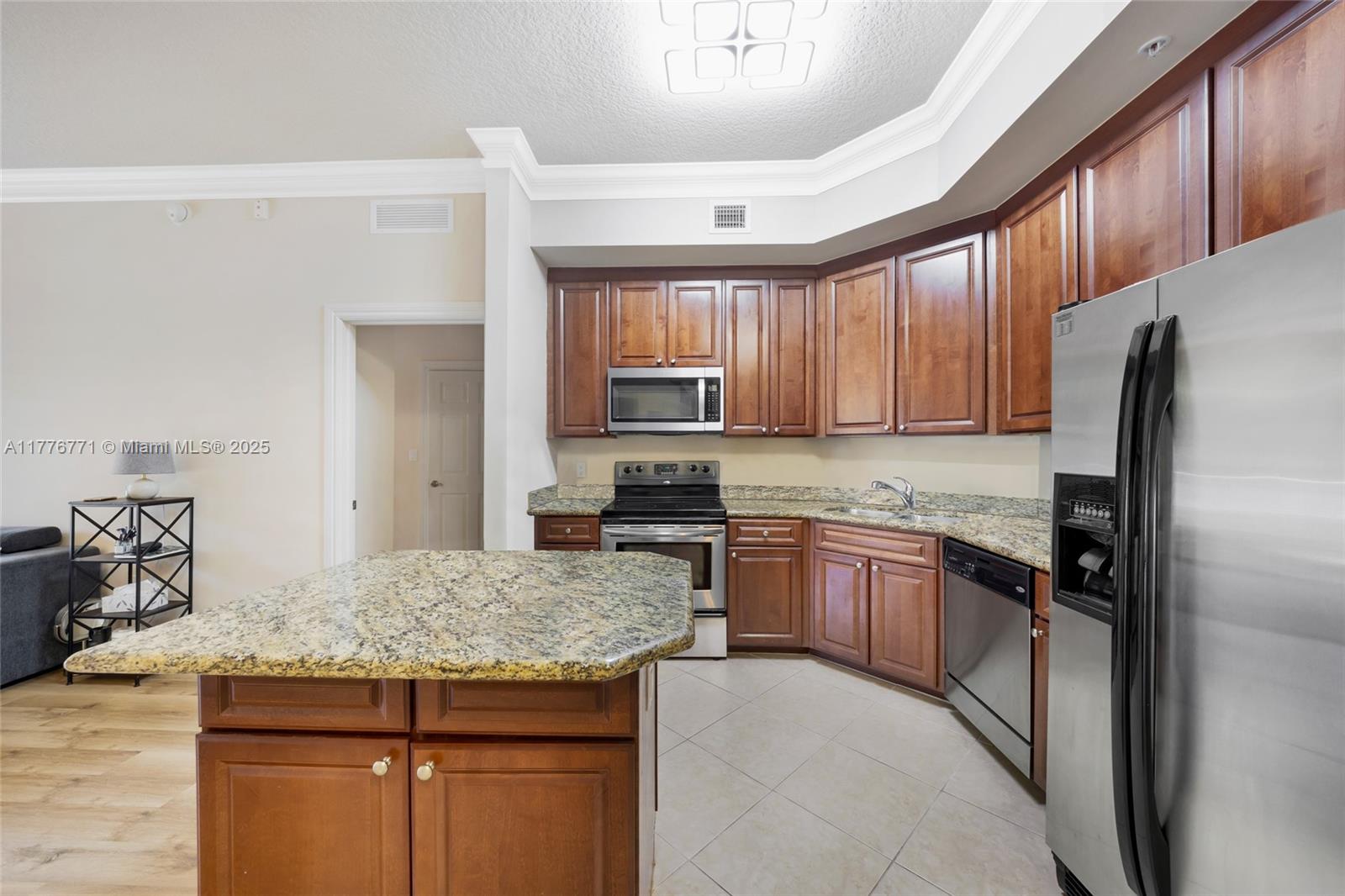ALAQUA CONDO - Residential