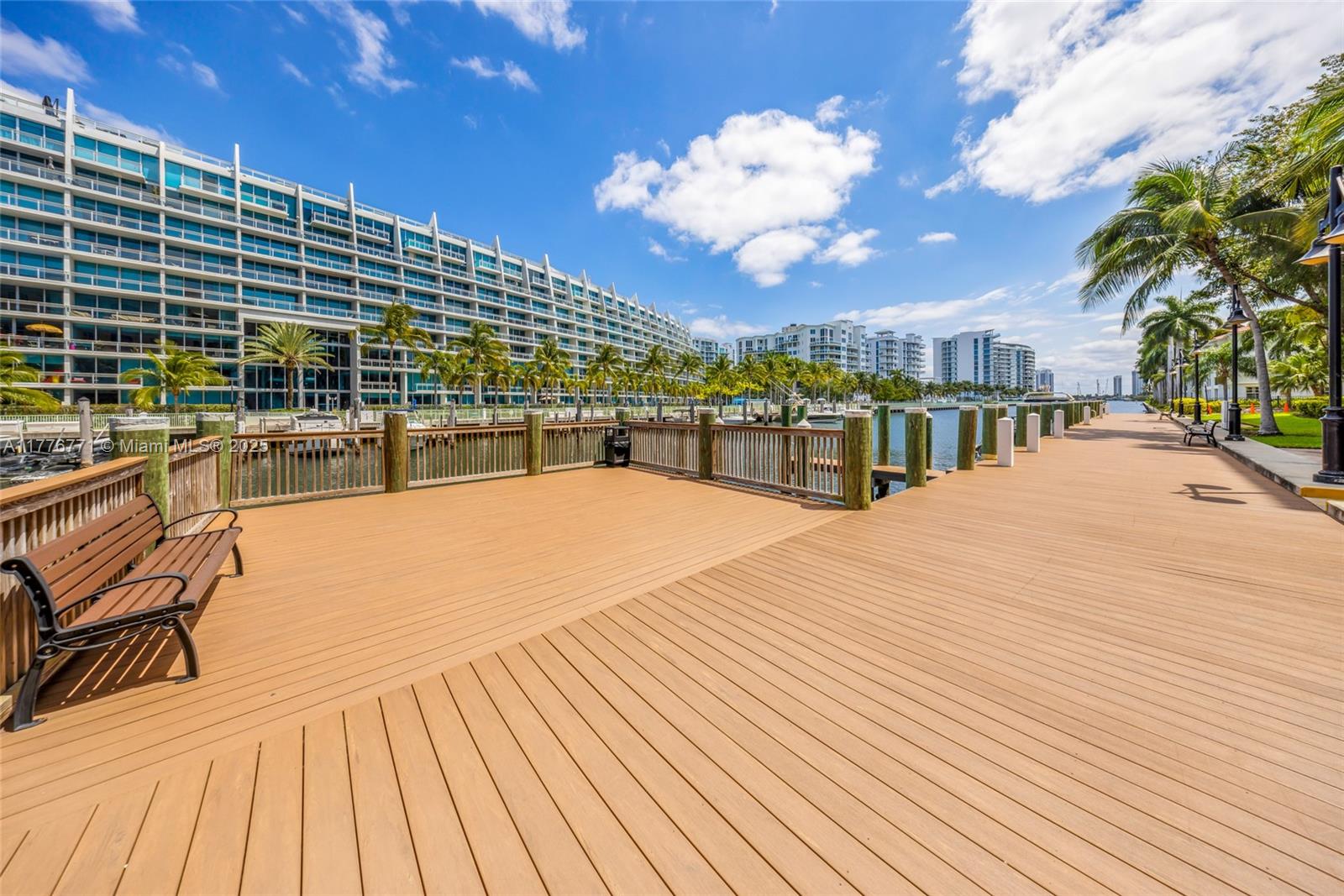 ALAQUA CONDO - Residential