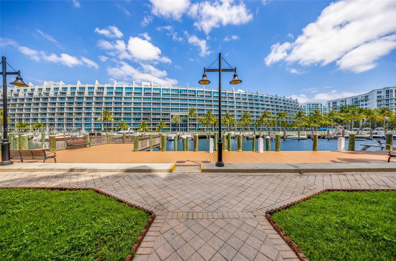 ALAQUA CONDO - Residential