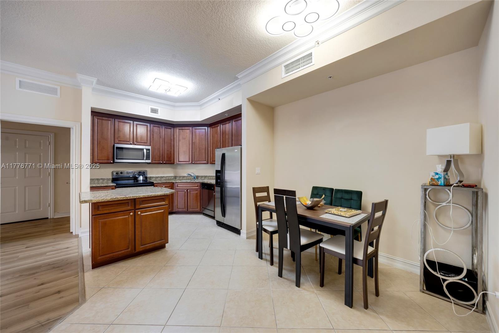 ALAQUA CONDO - Residential