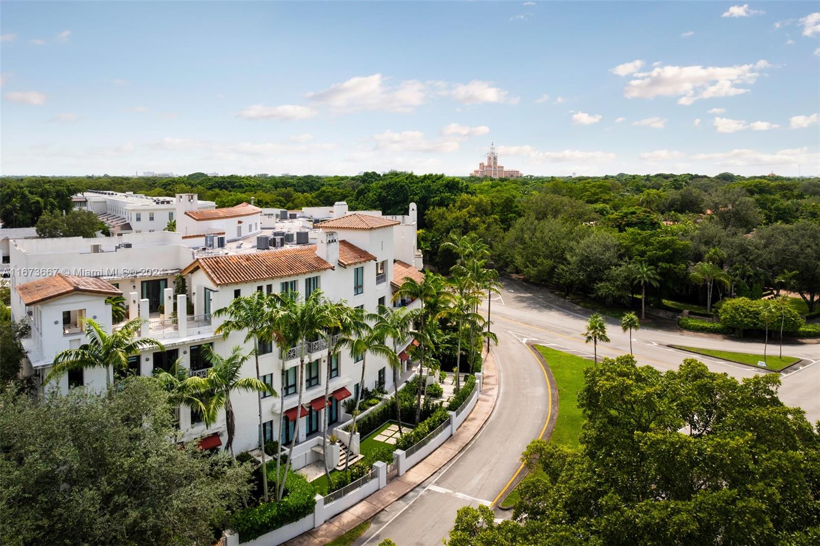 AVIGNON IN THE GABLES CON - Residential