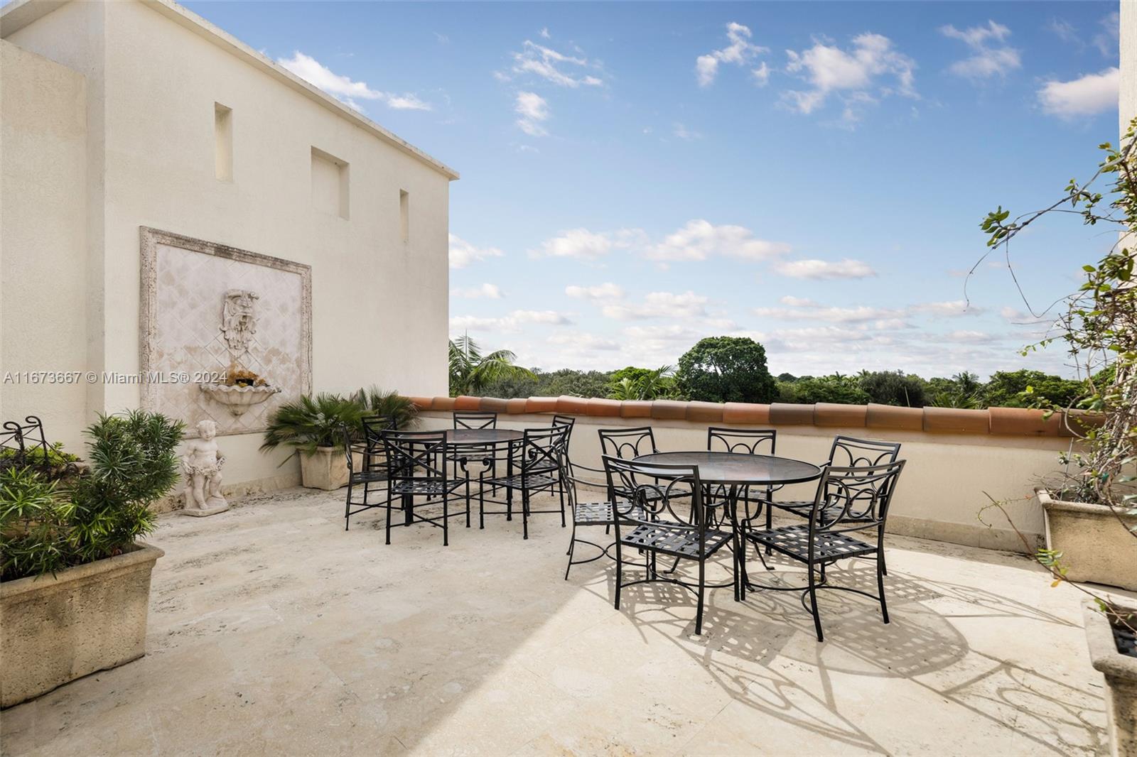 AVIGNON IN THE GABLES CON - Residential