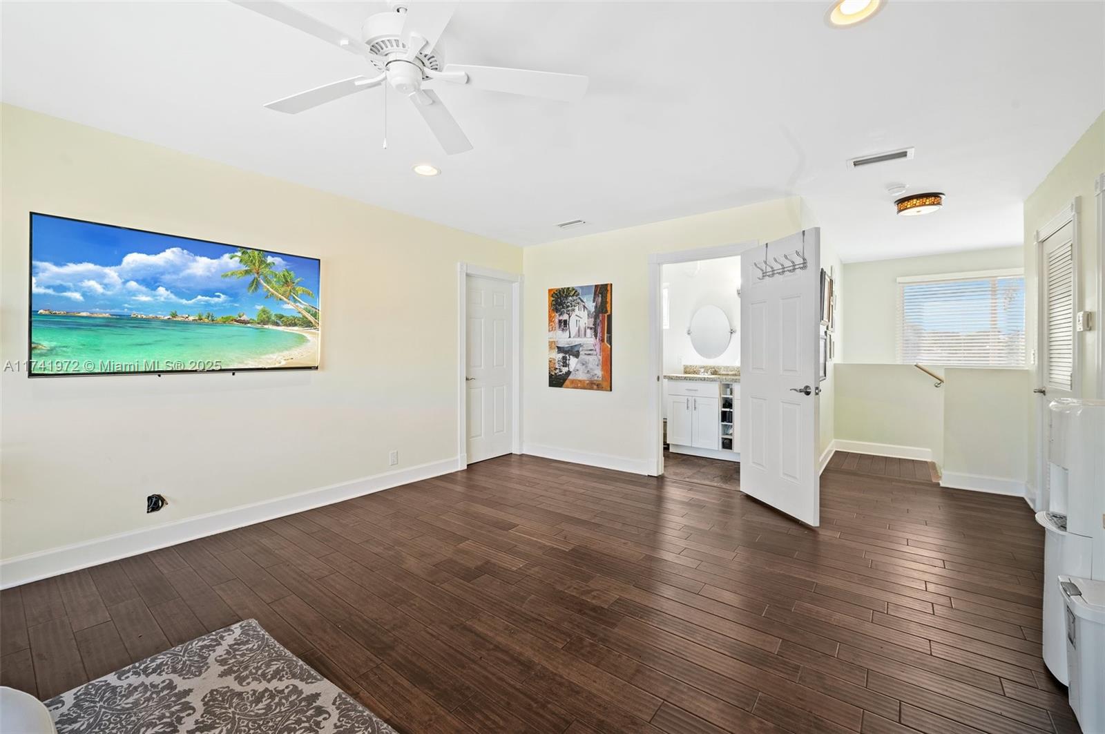 SANTA BARBARA SHORES - Residential