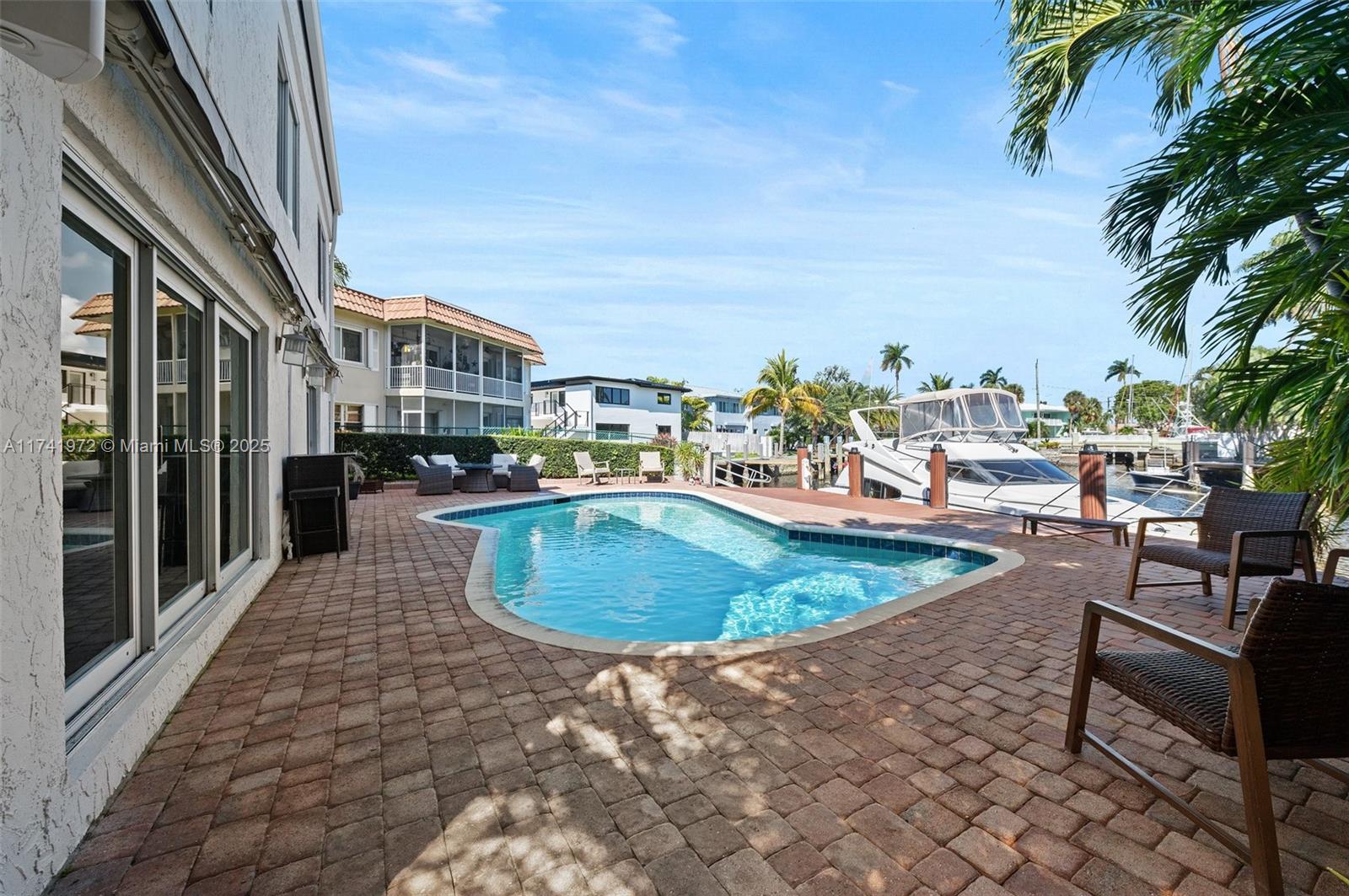 SANTA BARBARA SHORES - Residential