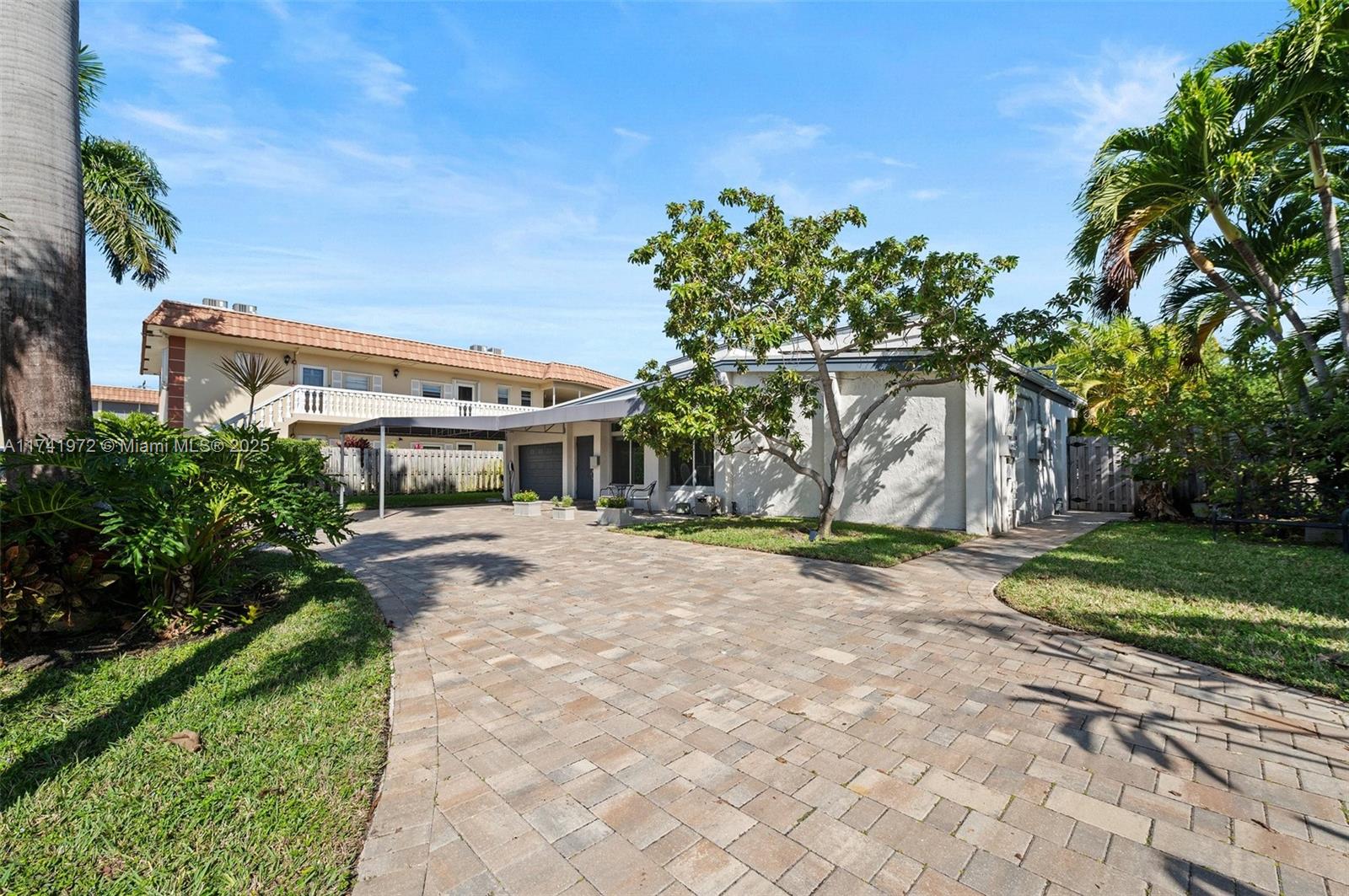 SANTA BARBARA SHORES - Residential