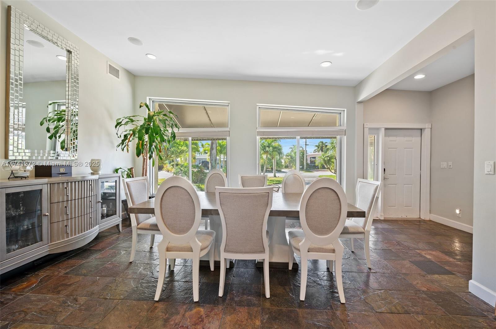 SANTA BARBARA SHORES - Residential