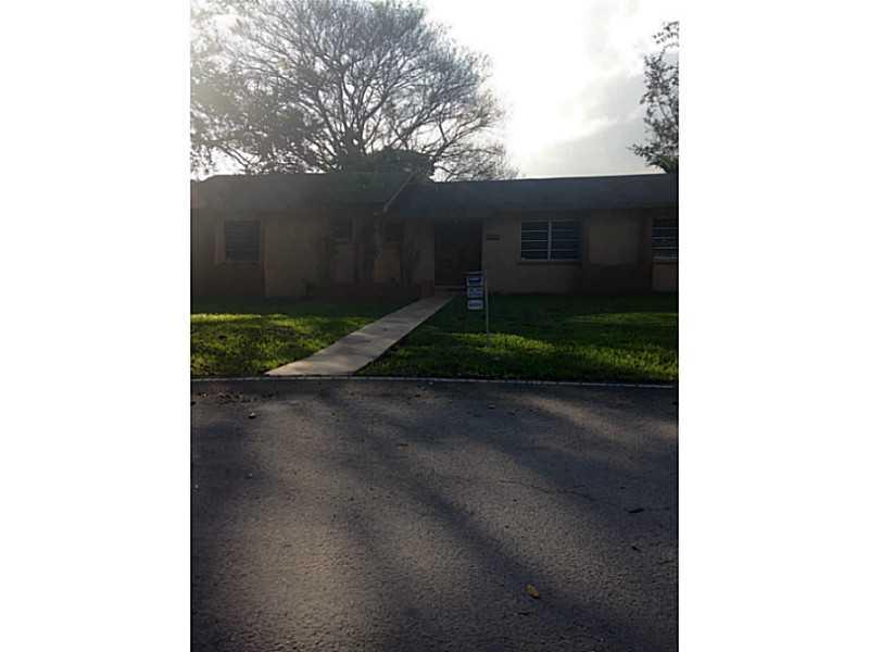 Great layout. All tiled. Garage. Outdoor hot tub. Large yard. All rooms are a nice size with plenty of closet space.