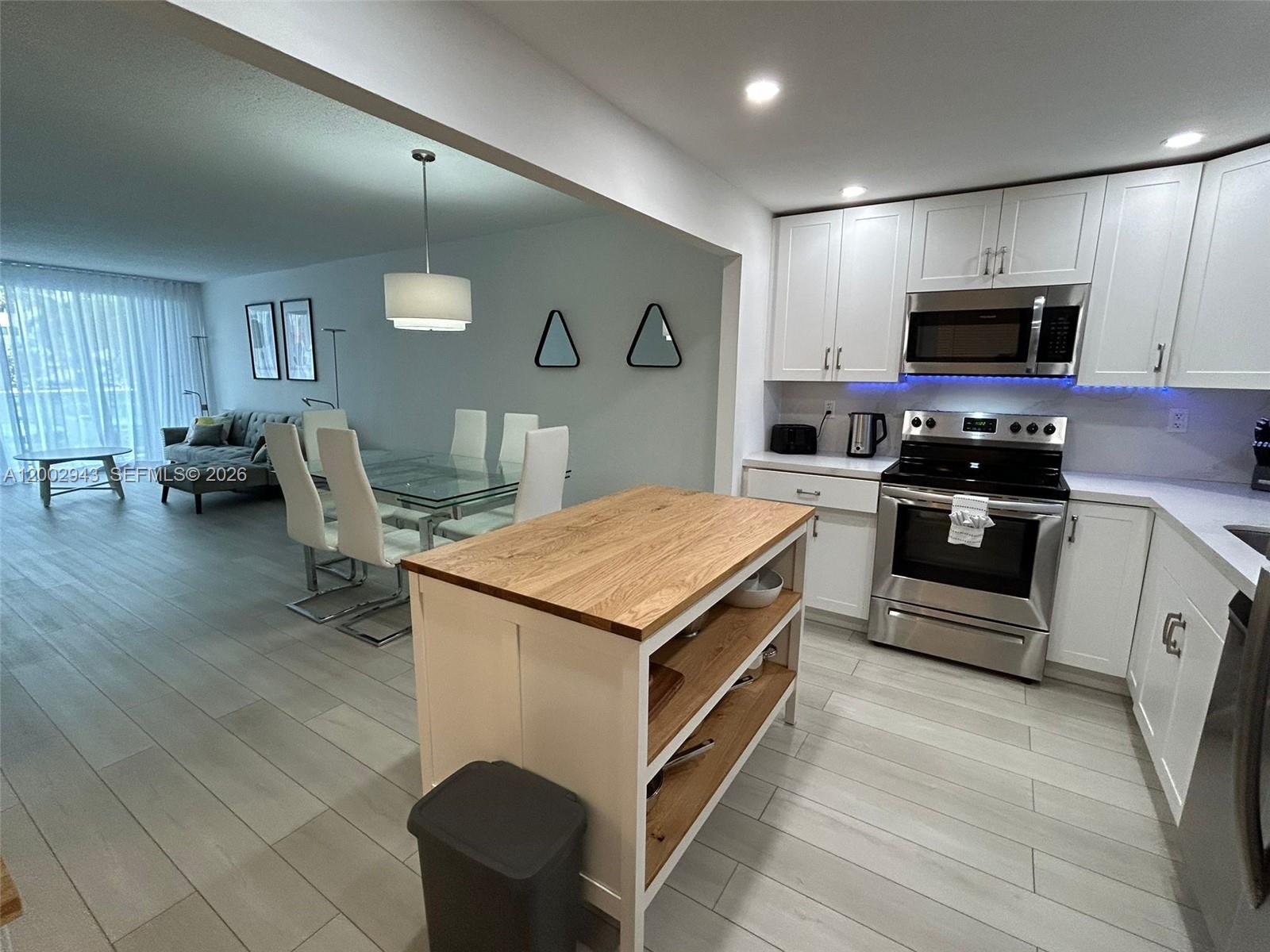 19390 Collins Ave 118