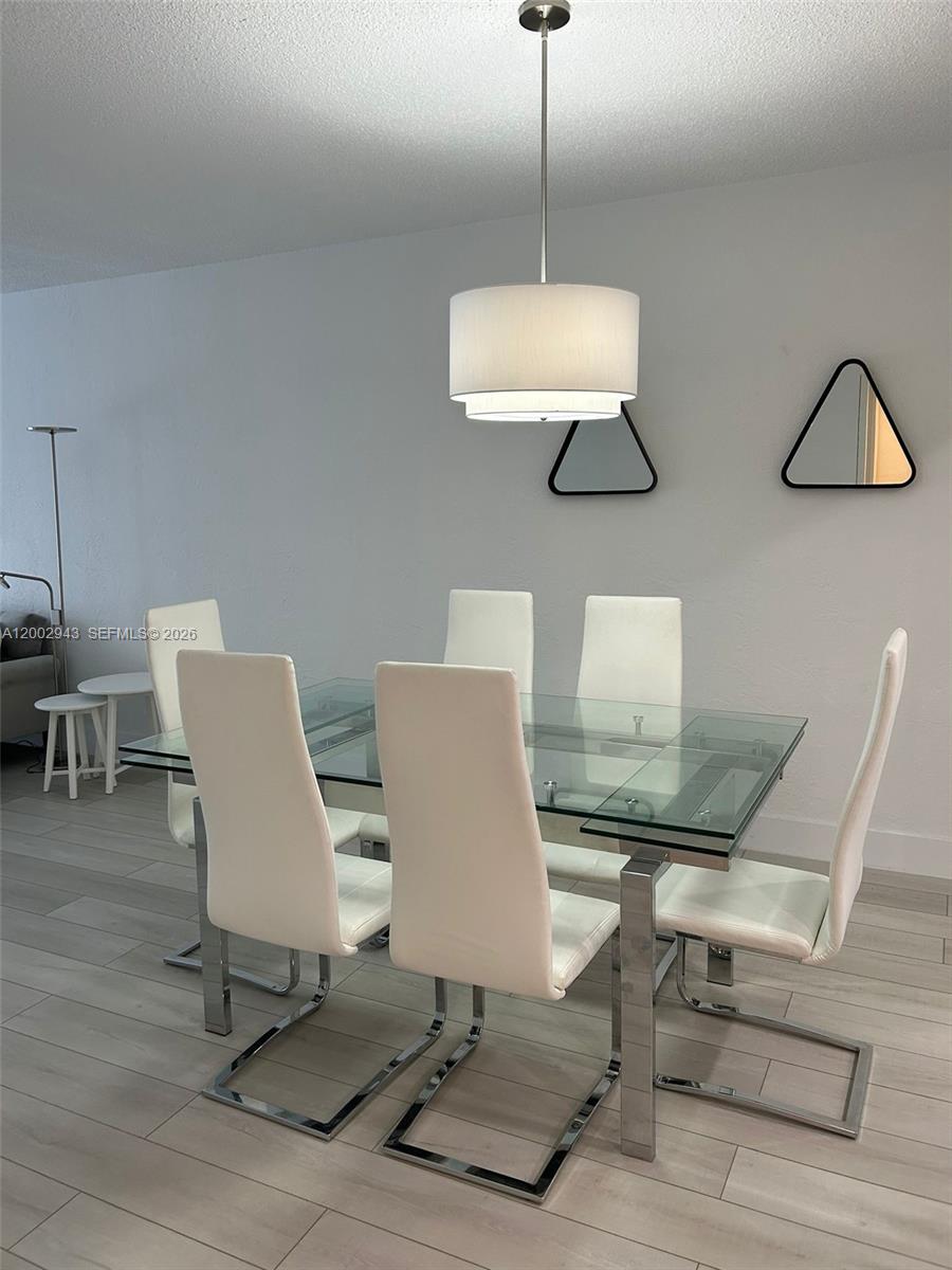 19390 Collins Ave 118