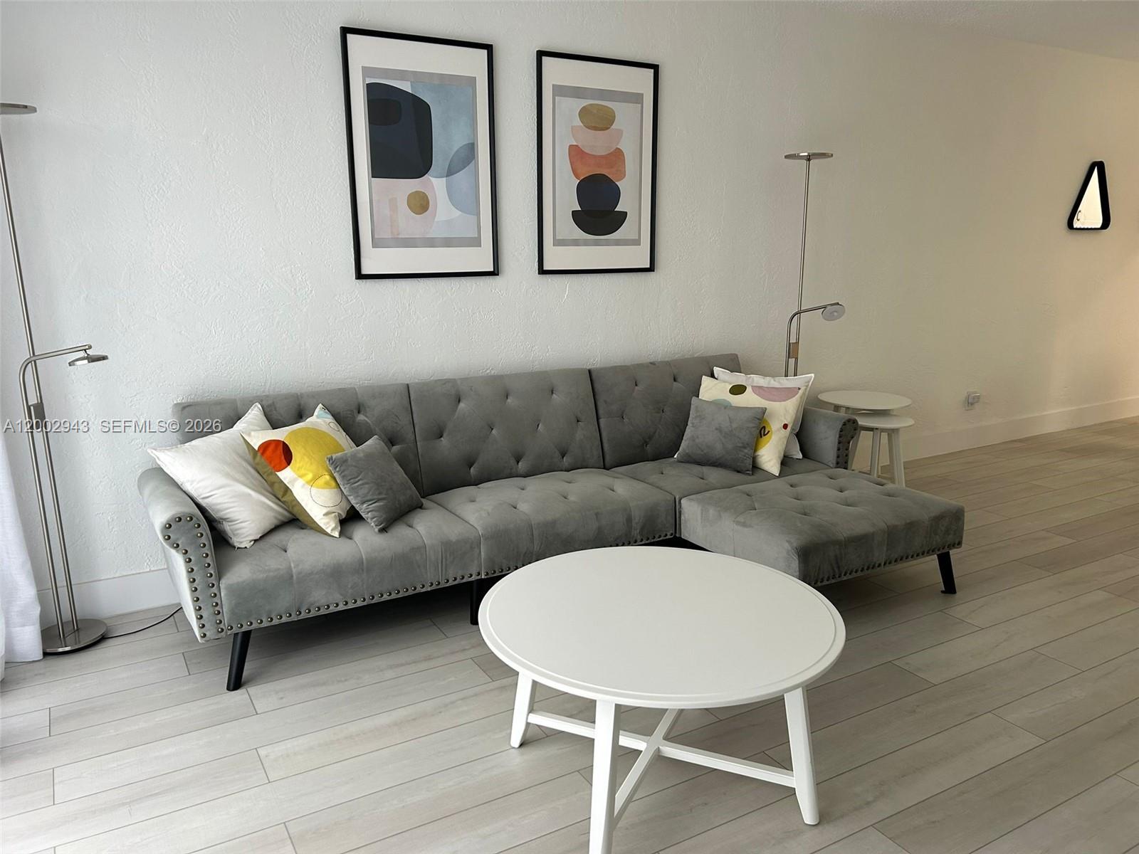 19390 Collins Ave 118