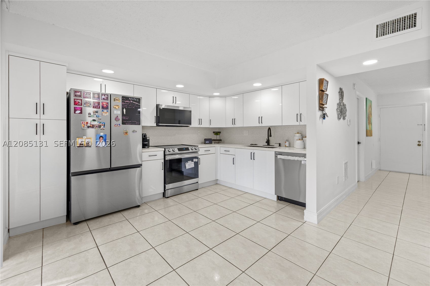 8400 SW 133rd Ave Rd 107, Miami, FL, 33183/$336,000 2 8400 SW 133rd Ave Rd 107