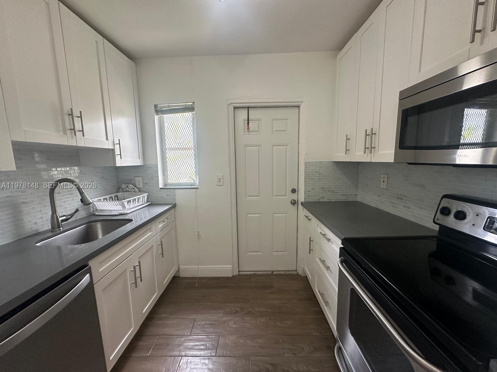 HOLLYWOOD SOUTH SIDE ADD - Residential Lease