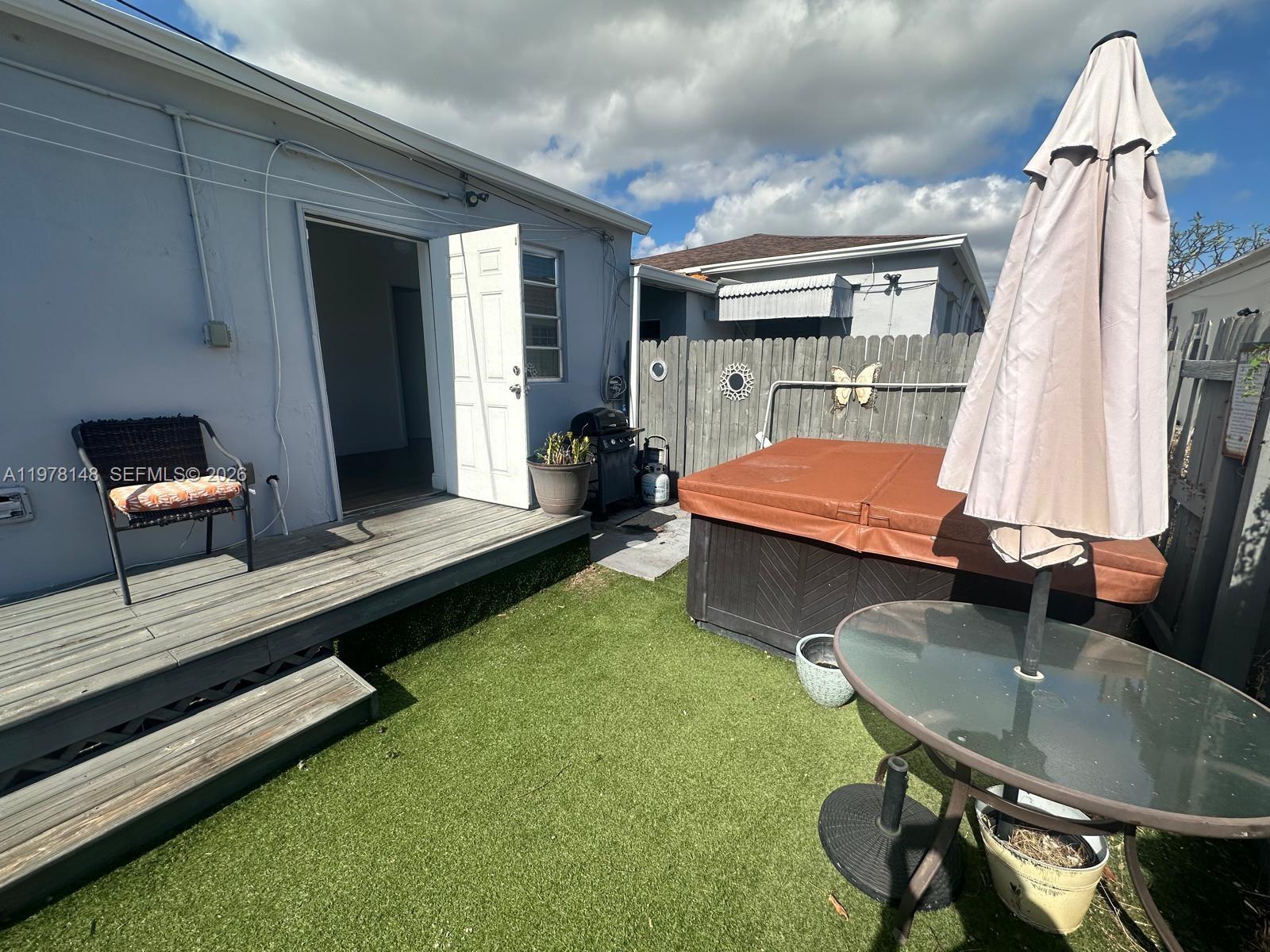 HOLLYWOOD SOUTH SIDE ADD - Residential Lease