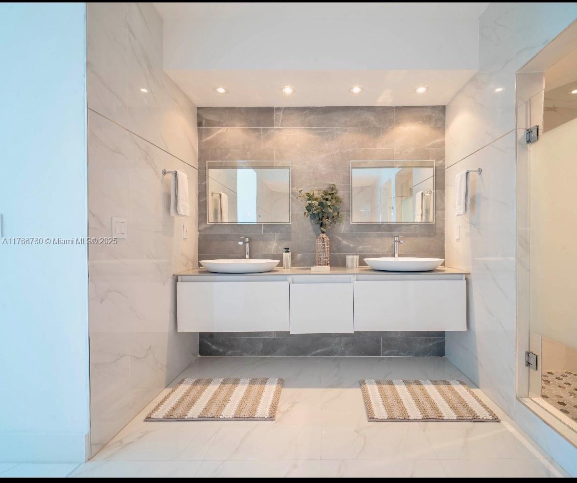 PORTOFINO TOWER CONDO - Residential