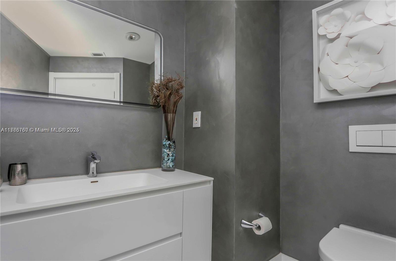 PORTOFINO TOWER CONDO - Residential