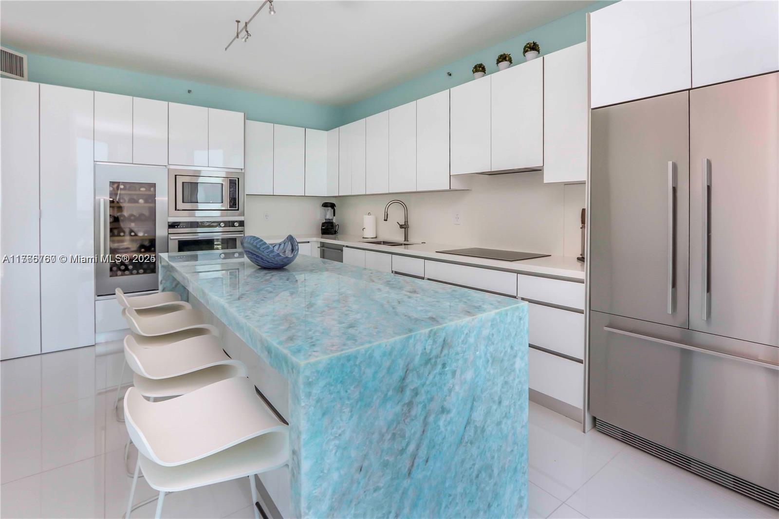 PORTOFINO TOWER CONDO - Residential
