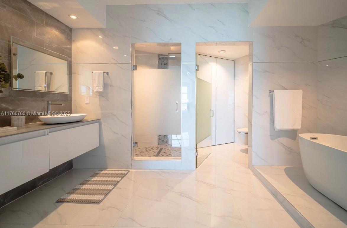 PORTOFINO TOWER CONDO - Residential