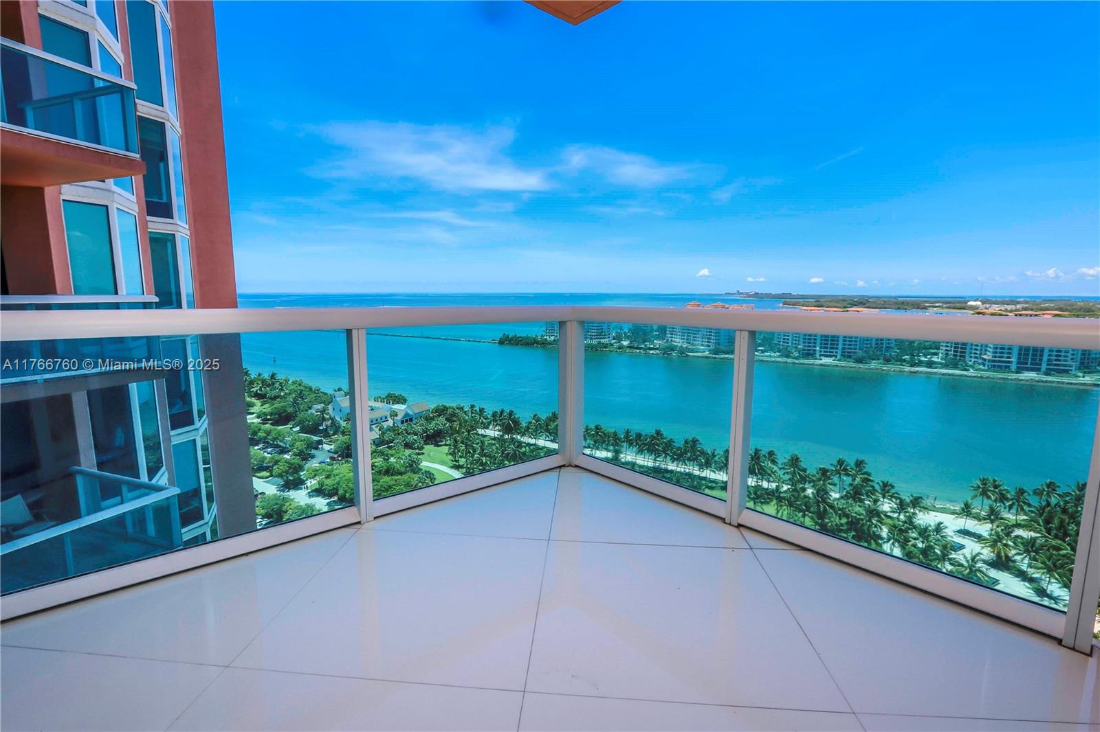 300 S Pointe Dr 2104