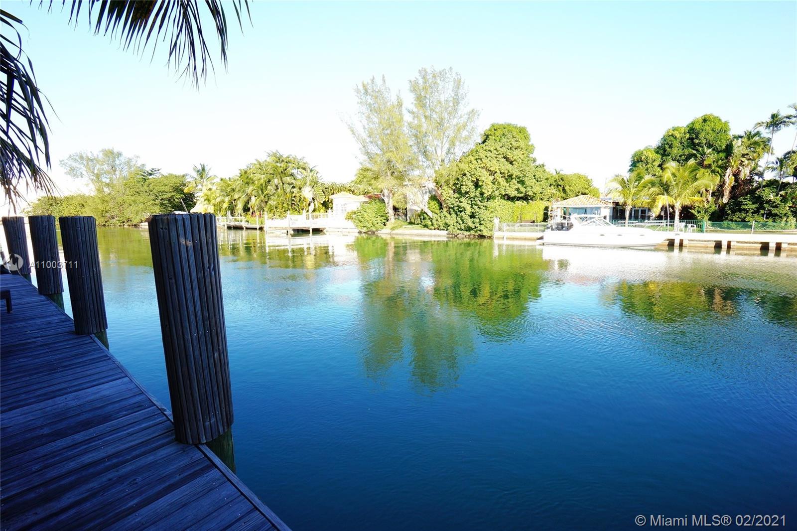 CHARMING WATERFRONT CONDOMINIUM WITH RELAXING LOUNGE AREA ON THE DOCK.5 MINUTES AWAY FROM SOUTH BEACH AND A FEW BLOCKS AWAY FROM THE Julia Tuttle Causeway THAT TAKES TO INTERSTATE 195 AND DOWNTOWN. 1 BEDROOM AND 2 FULL BATHROOMS. SPACIOUS LIVING AREA AND CLOSETS. BRIGHT UNIT FACING THE LUSH LANDSCAPING OF THE PROPERTY. UNIT IS FULLY & TASTEFULLY FURNISHED AND FEATURES A SEPARATE KITCHEN WITH GAS STOVE, WASHER, AND DRYER IN THE UNIT, & WOOD FLOORS THROUGHOUT.
PROPERTY IS GATED AND FEATURES A LUSH LANDSCAPING & A MARINA WITH LOUNGE CHAIRS TO ENJOY THE WATERWAY CANAL.