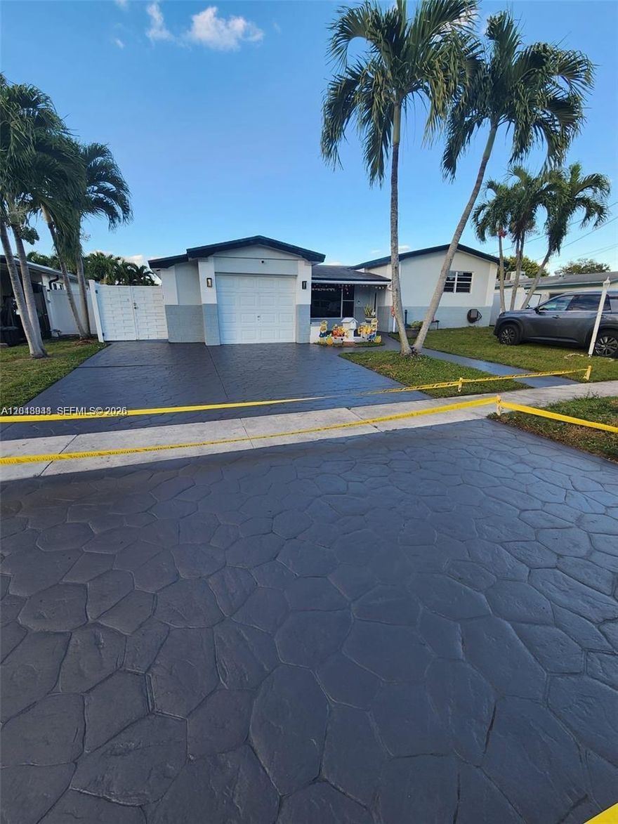 INCOME PROPERTY!!! FEATURES A RENOVATED KITCHEN , UPDATED FLOORS AND DOORS. CALIFORNIA CLOSETS A SALTWATER POOL, AND A BACKYARD WITH CANAL ACCESS- PERFECT FOR JET SKI. INCLUDES A WATER PUMP SYSTEM THAT DRAWS WATER FROM THE CANAL TO IRRIGATE THE LAWN TROUGH THE SPRINKLERS. EASY TO SHOW. OWNER MOTIVED CONTACT EASY TO SHOW