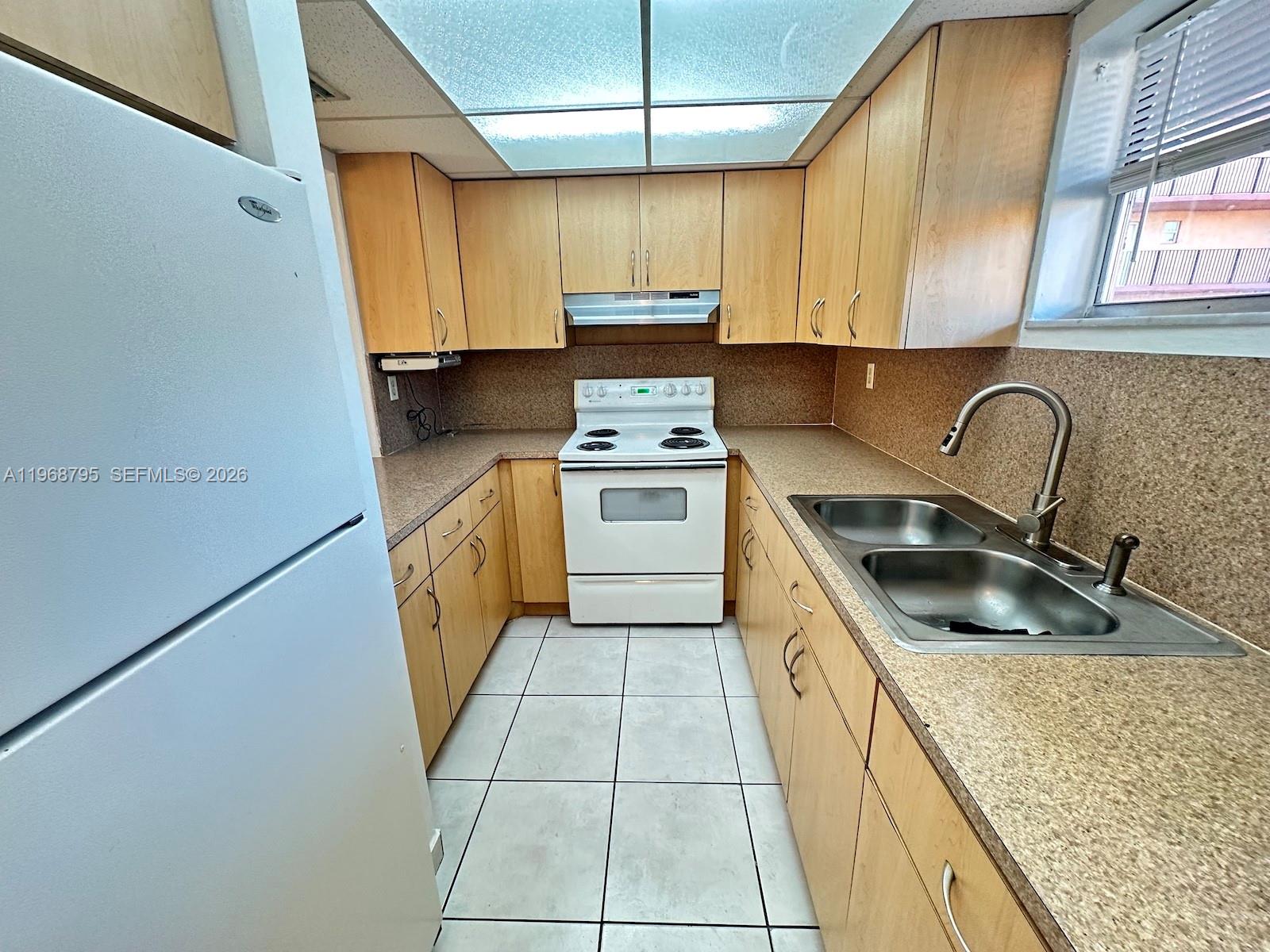 PALM-WEST GARDENS CONDO - Residential