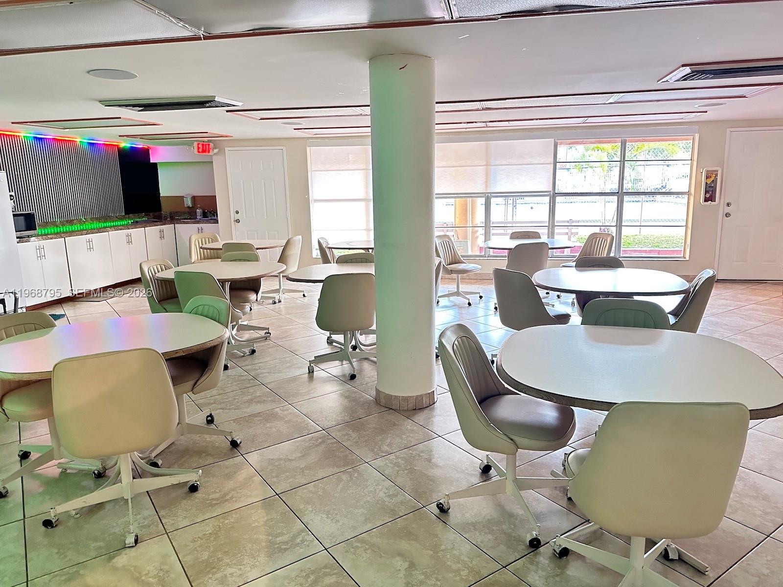 PALM-WEST GARDENS CONDO - Residential