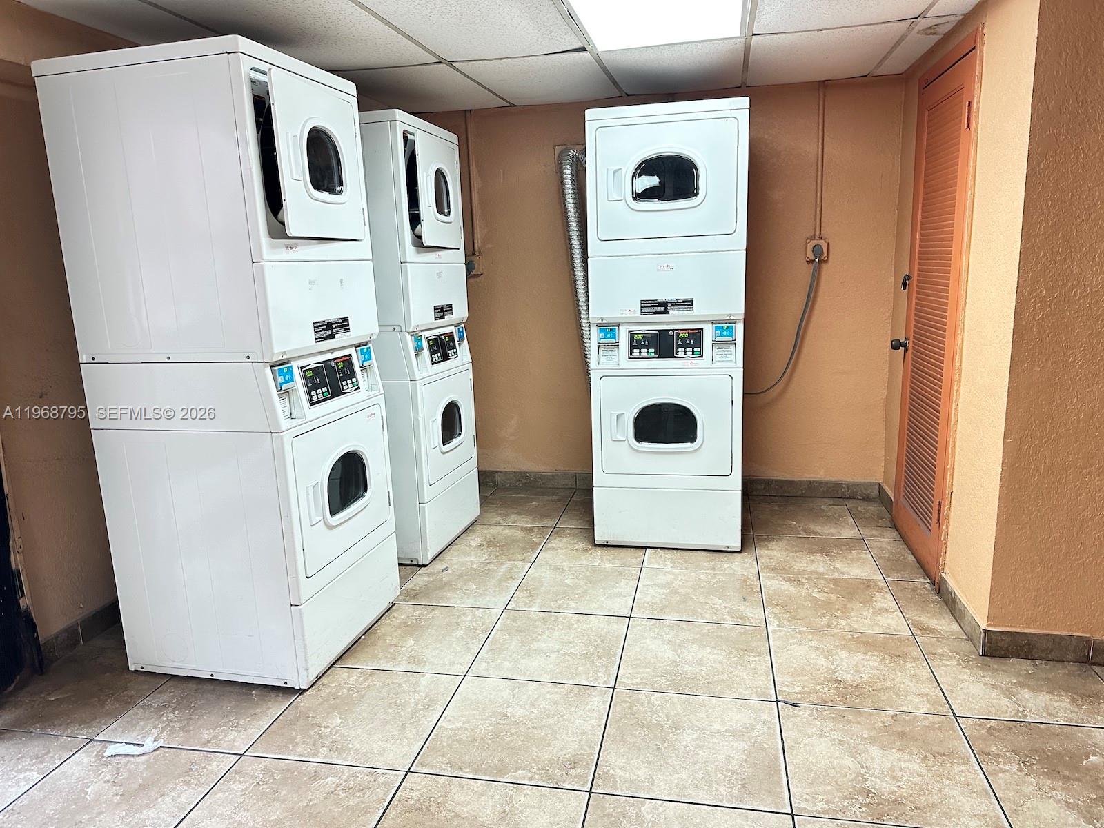 PALM-WEST GARDENS CONDO - Residential