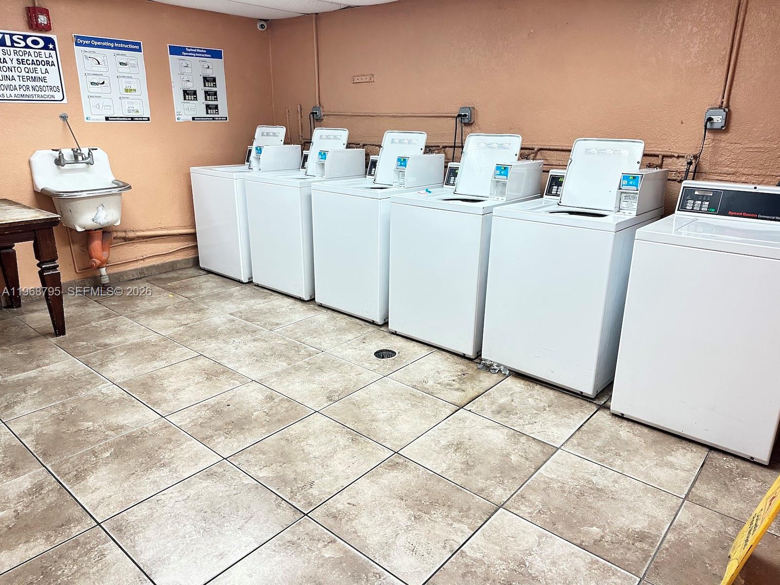 PALM-WEST GARDENS CONDO - Residential