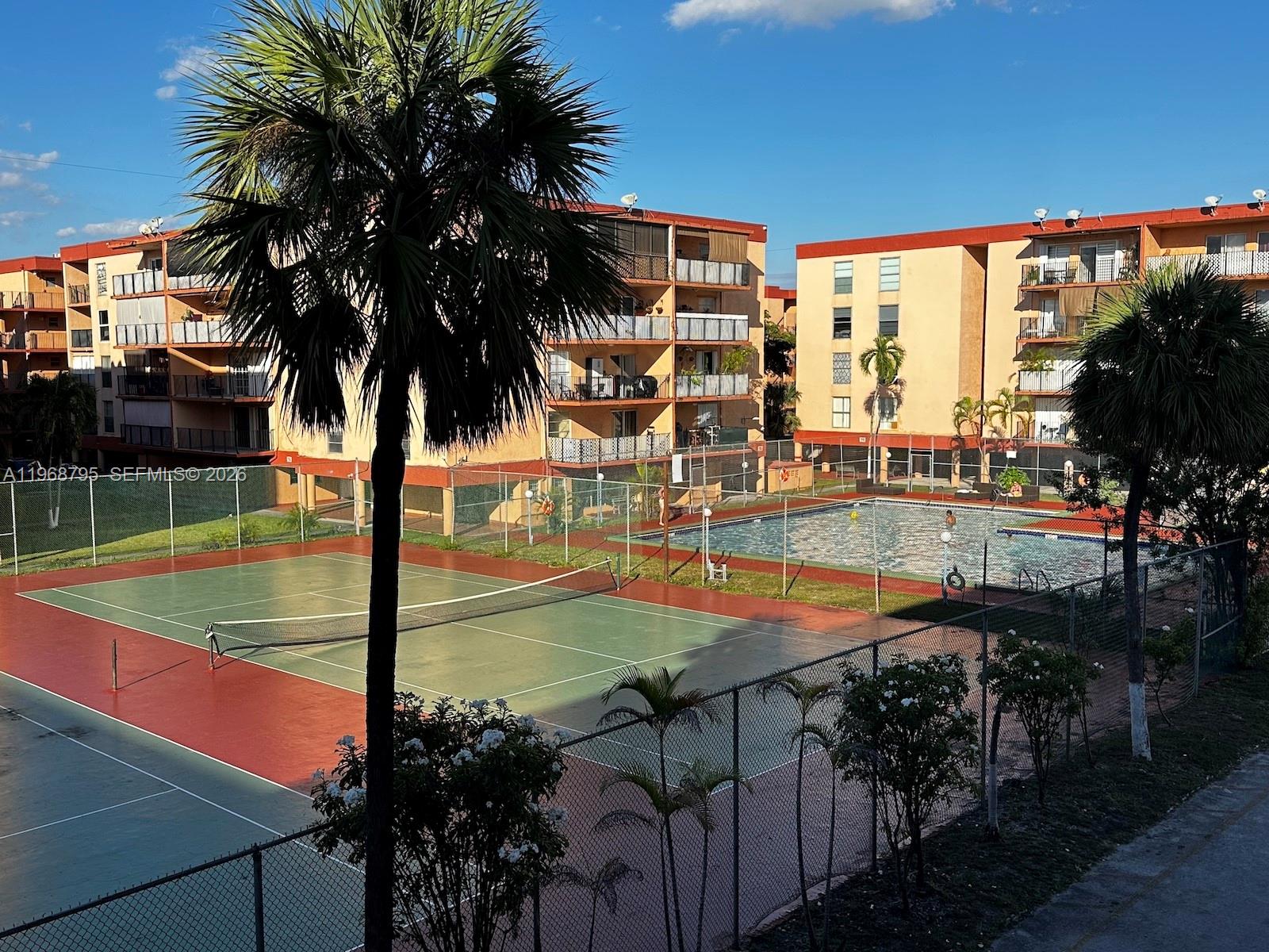 PALM-WEST GARDENS CONDO - Residential