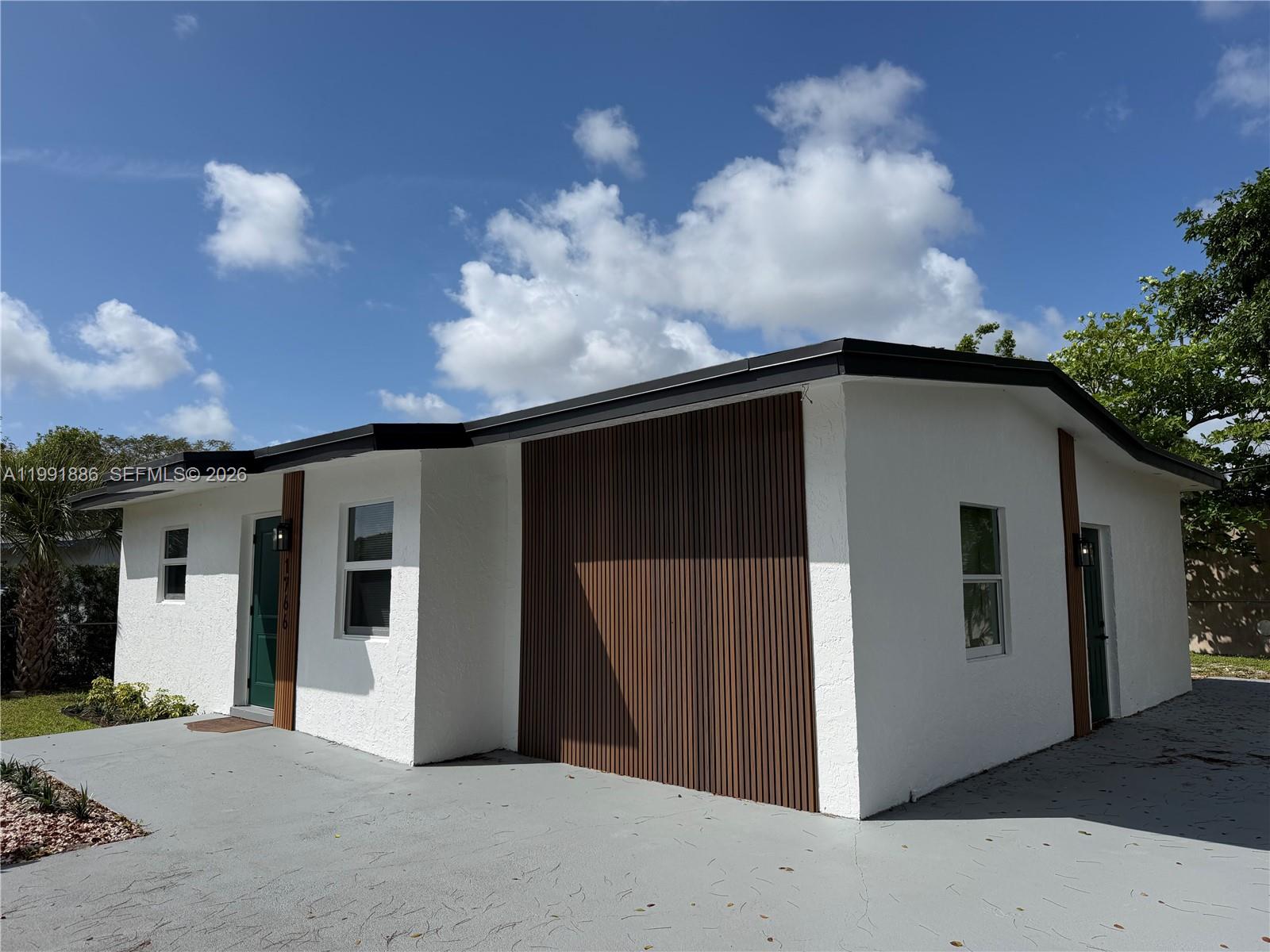 LAUDERDALE MANORS REVISED - Residential