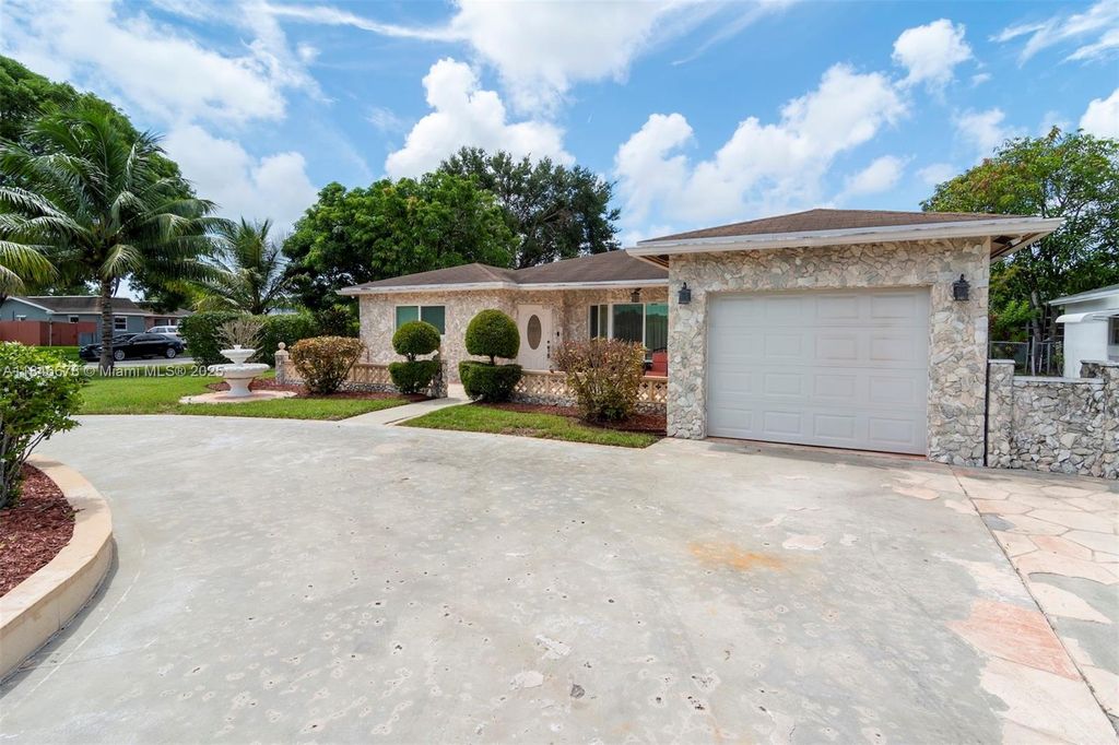 Photo of 5105 SW 10th St, Margate, FL 33068 (MLS # A11846678)