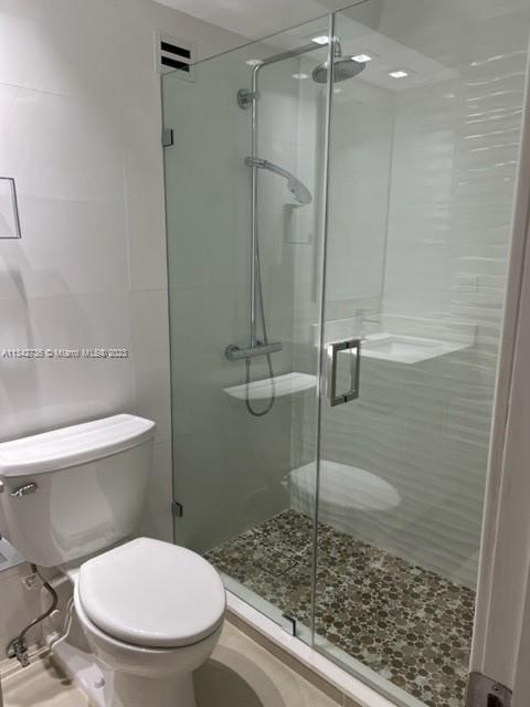 MAISON GRANDE CONDO - Residential Lease