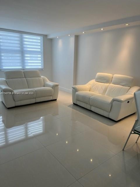 MAISON GRANDE CONDO - Residential Lease