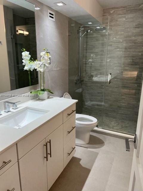 MAISON GRANDE CONDO - Residential Lease