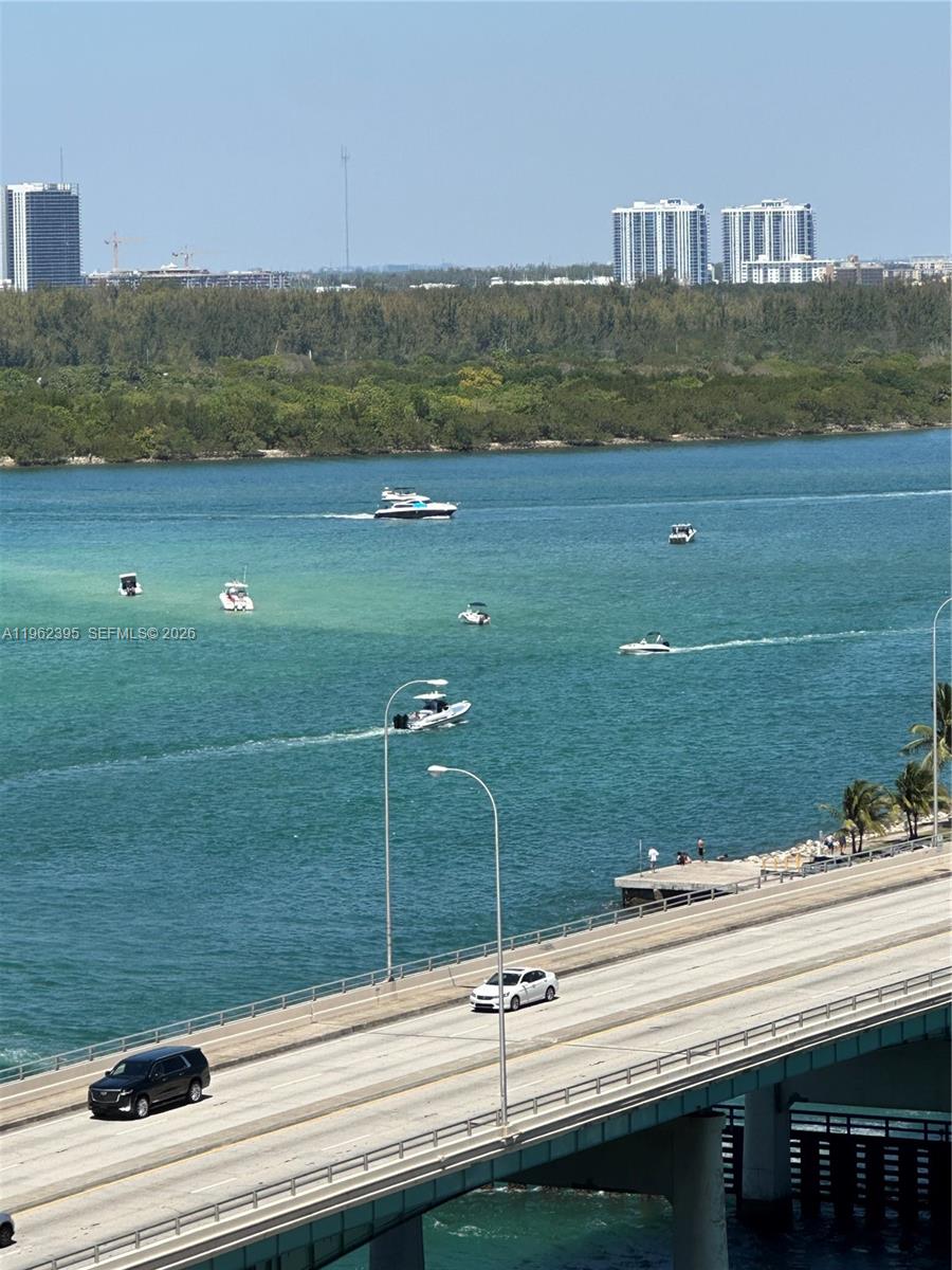 10275 Collins Ave 1403