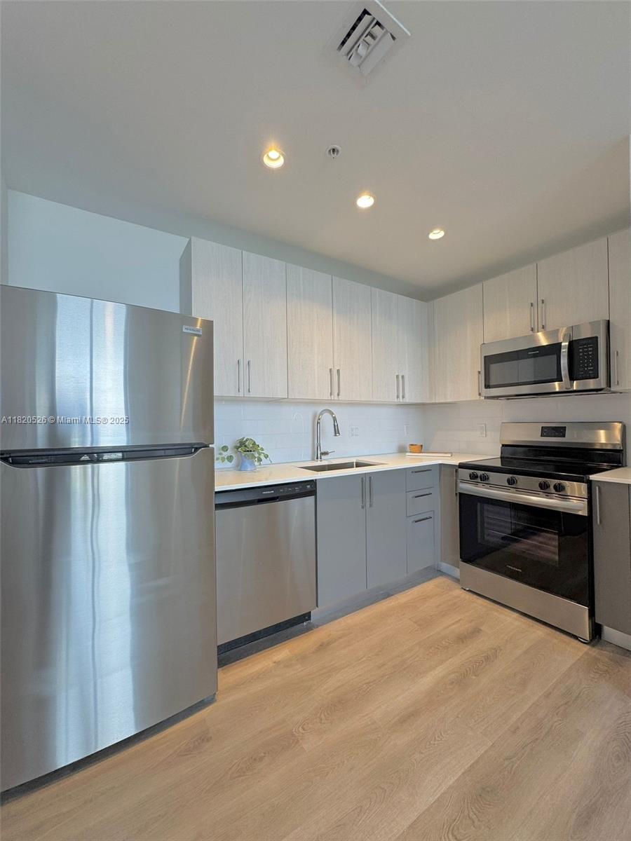 1642 NE 1st Ave 2303