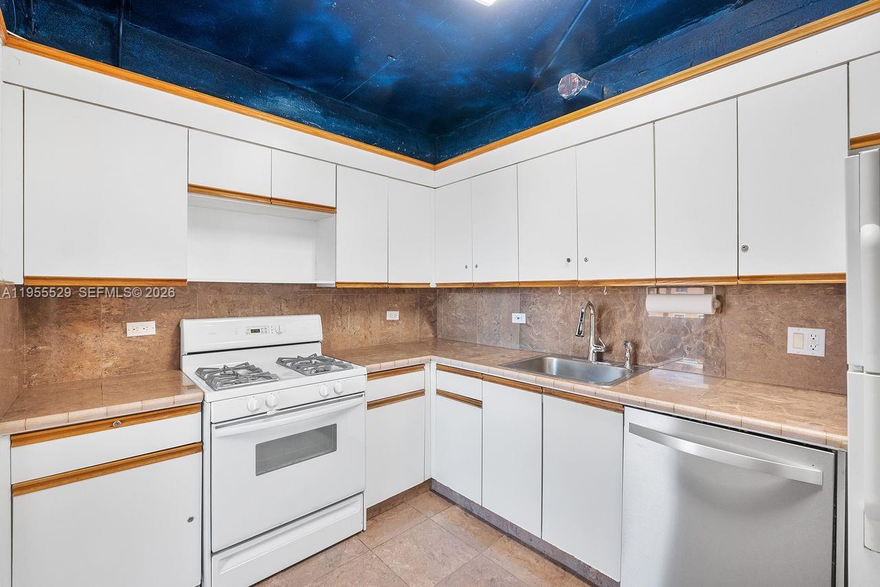 DAVID WILLIAM HOTEL CONDO - Residential