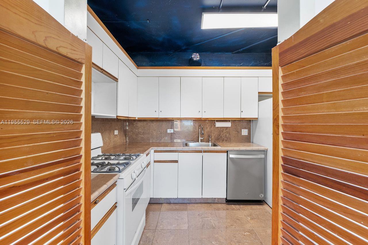 DAVID WILLIAM HOTEL CONDO - Residential