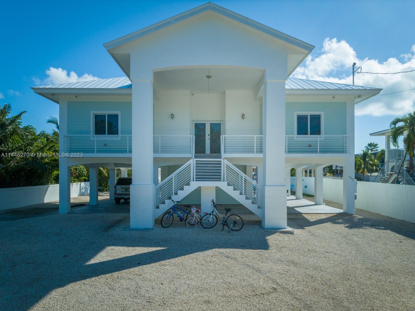 TWIN LAKES - Residential