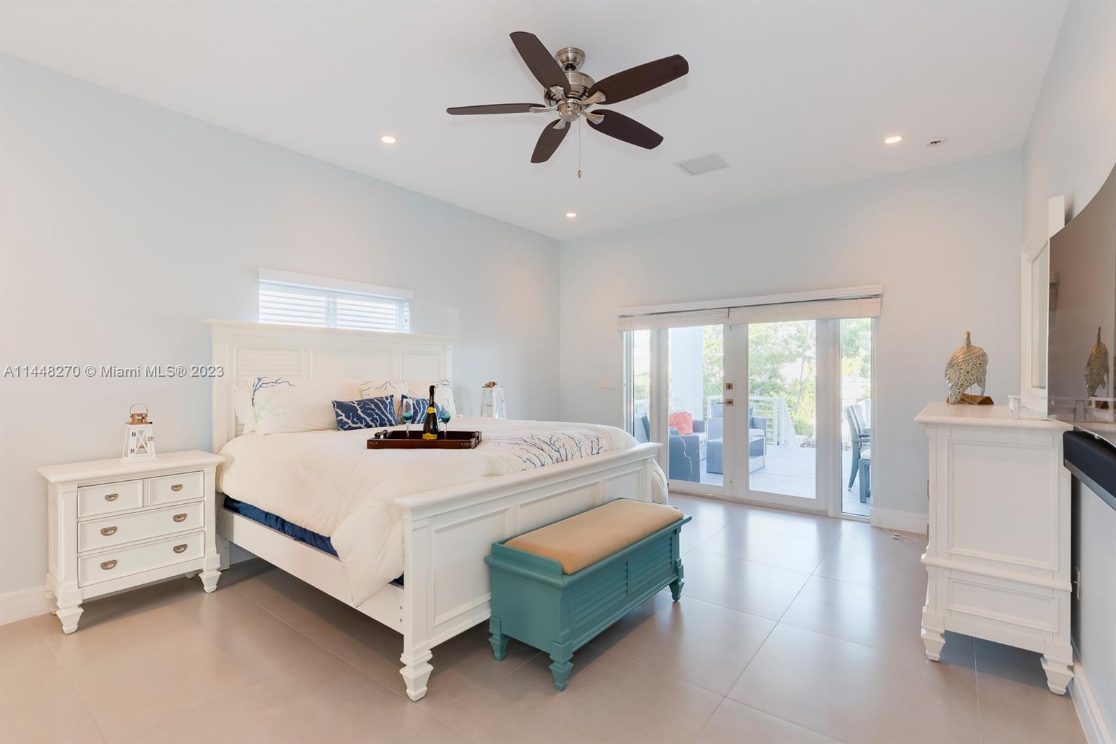 TWIN LAKES - Residential