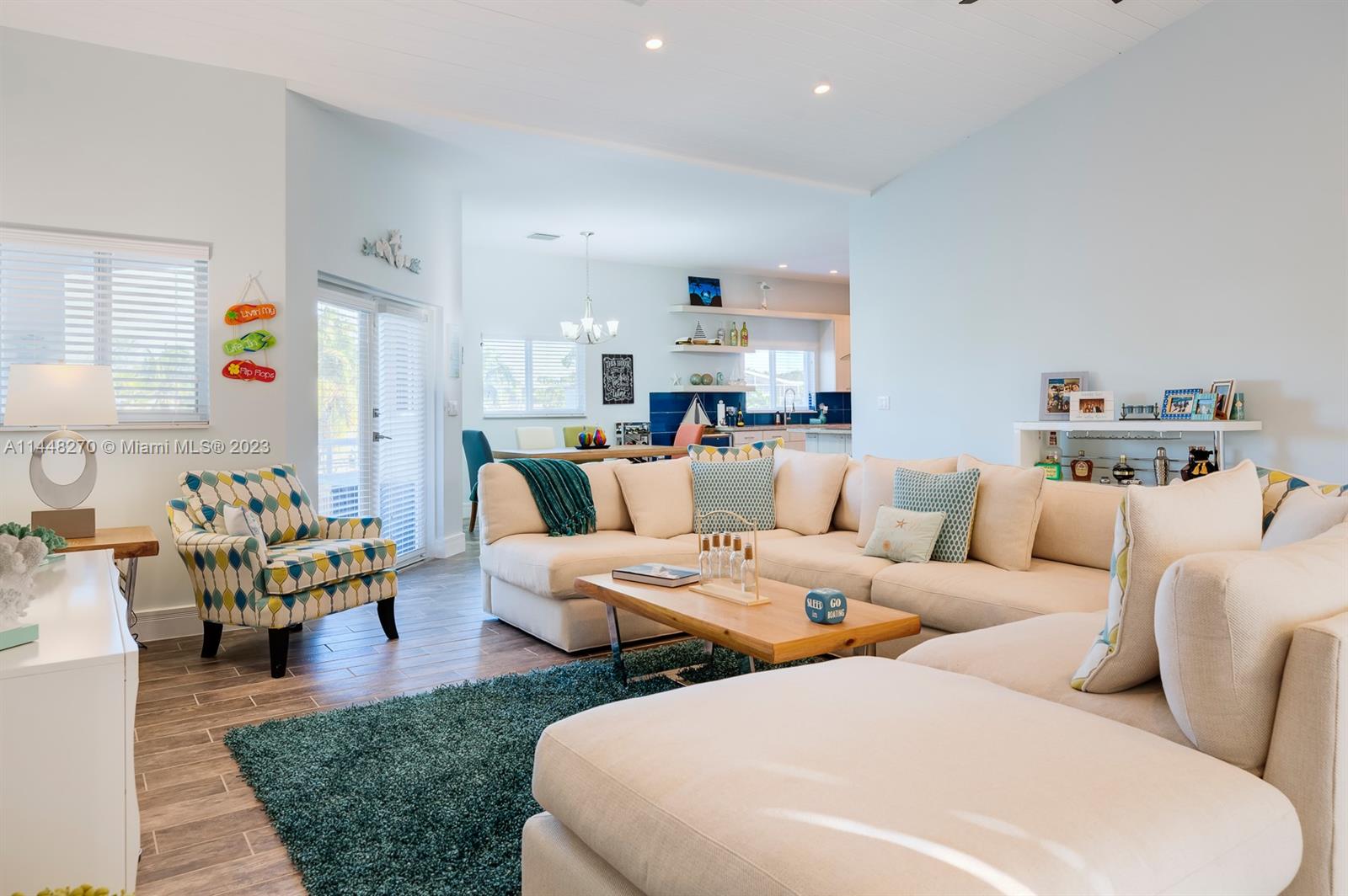 TWIN LAKES - Residential