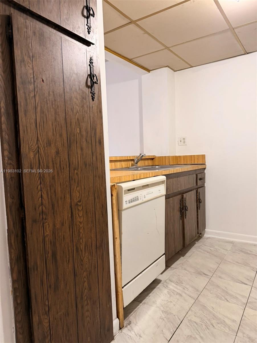 LA CASTELLANA CONDO - Residential Lease