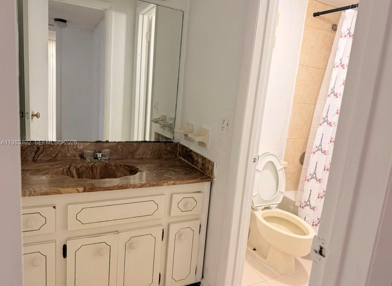 LA CASTELLANA CONDO - Residential Lease