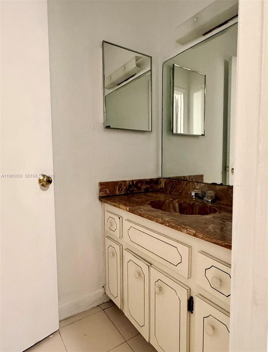 LA CASTELLANA CONDO - Residential Lease