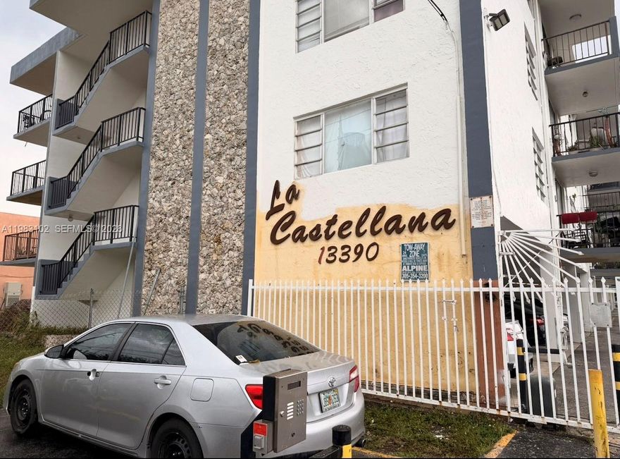 Amazing 1-Bedroom, 1-Bath condo at LA CASTELLANA CONDO. Enjoy Sunsets from a Large Private Balcony with Partial Pool Views in this Secure Building. Bright, oversized Bedroom with walk-in closet. Assigned parking, on-site Laundry, and Easy Access to Restaurants, Shops, Bus Stops, and Major Expressways. Well-maintained and Easy to Show — Schedule your Viewing Today!