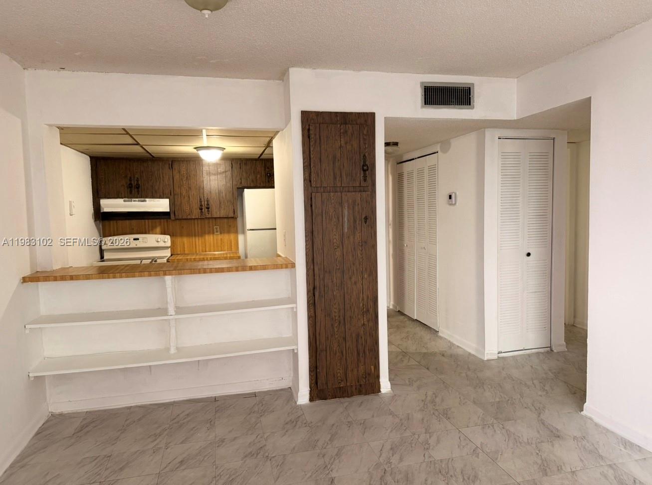 LA CASTELLANA CONDO - Residential Lease